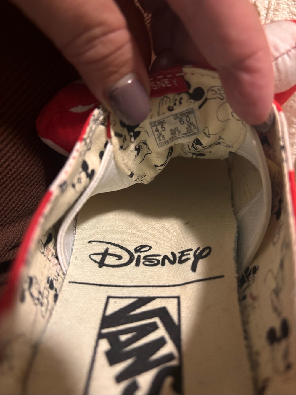 Minnie Vans - Picture 4 of 4